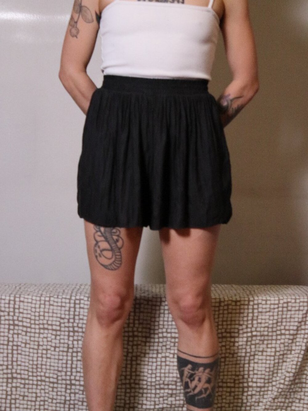 BCBGMAXAZRIA Gray Pleated Skort Size Small